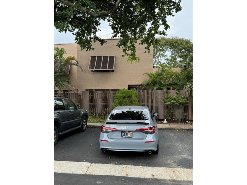 Welcome to the wonderful neighborhood of flamingo villas in - Beach Townhome/Townhouse for sale in Pembroke Pines, Florida on Beachhouse.com