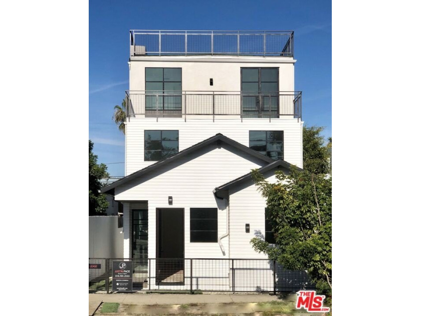Ultimate Venice Living: A Modern Farmhouse Compound Near Abbot - Beach Home for sale in Venice, California on Beachhouse.com