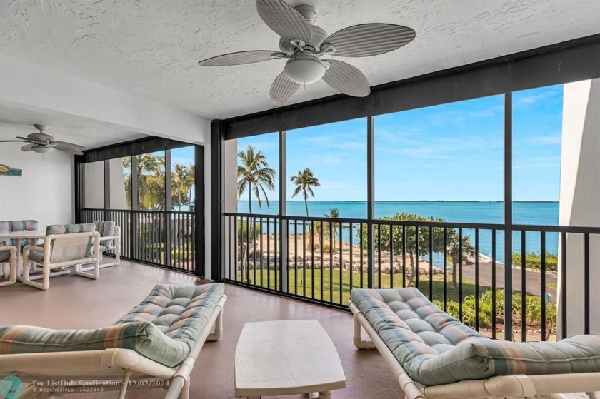 This spacious 3-bedroom, 3 Full bath condo offers a large - Beach Condo for sale in Key Largo, Florida on Beachhouse.com