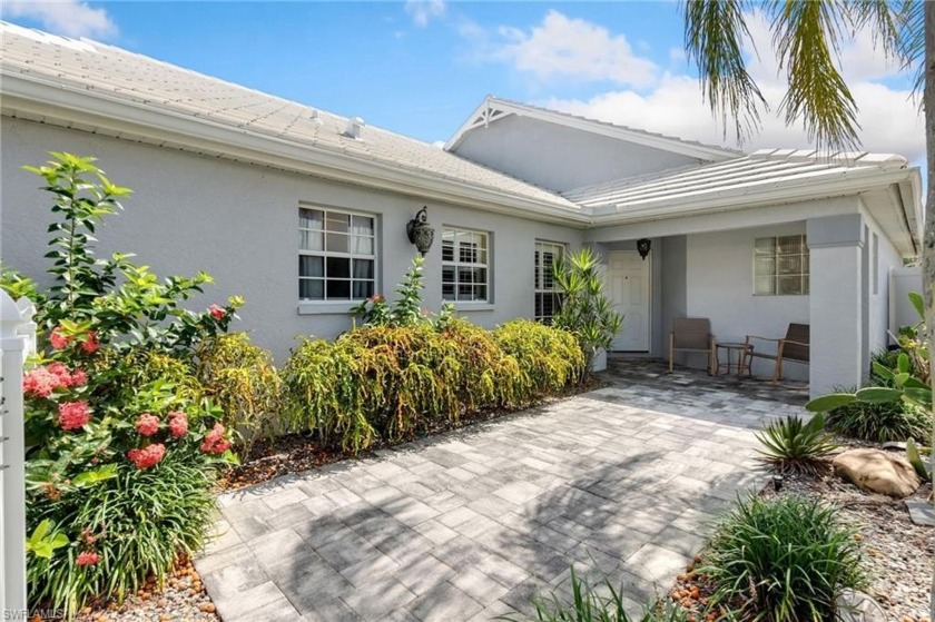 Spectacular Single family residence with 2 Bedrooms plus - Beach Home for sale in Naples, Florida on Beachhouse.com