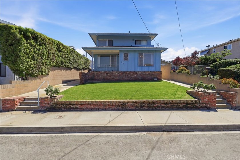 Don't miss this rare investment opportunity featuring a - Beach Townhome/Townhouse for sale in San Pedro, California on Beachhouse.com