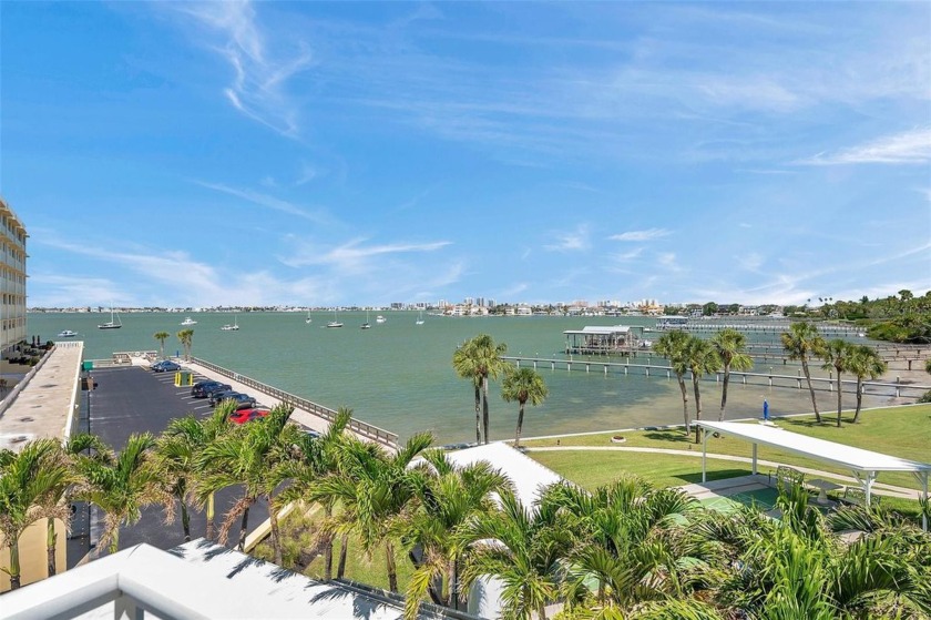 if you want to live in Harbour Club then this is the one for you - Beach Condo for sale in Belleair Beach, Florida on Beachhouse.com