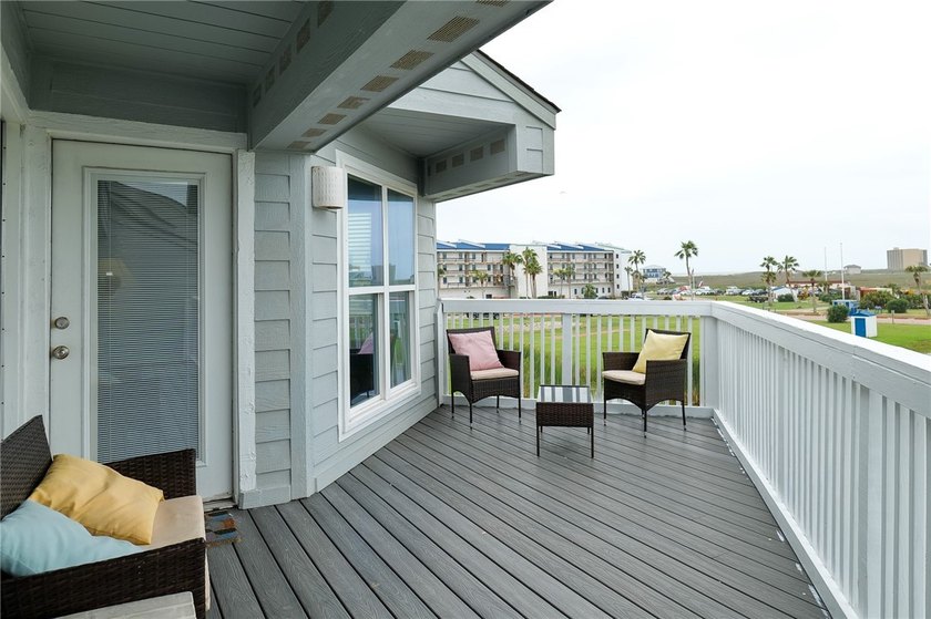 Welcome to coastal living in beautiful Port Aransas! This - Beach Condo for sale in Port Aransas, Texas on Beachhouse.com