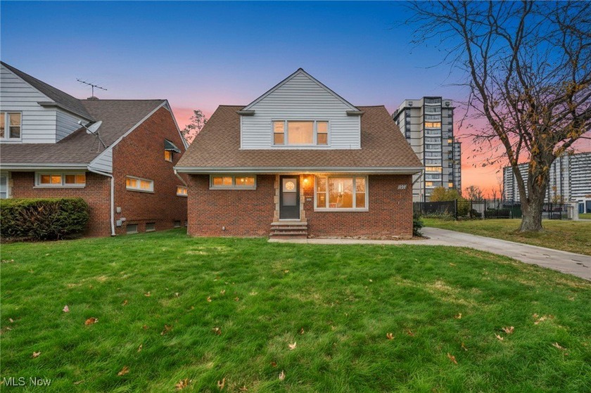 Welcome to this well-kept brick duplex offering two comfortable - Beach Home for sale in Euclid, Ohio on Beachhouse.com