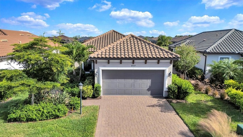UNBEATABLE OPPORTUNITY FOR A GOLF HOME IN AZARIO -- EVEN - Beach Home for sale in Bradenton, Florida on Beachhouse.com