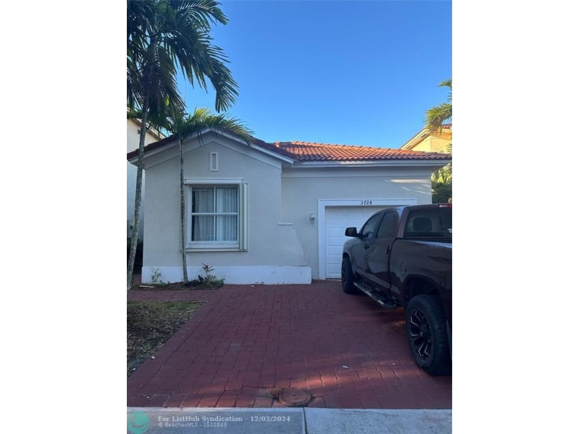 Beautiful one story single house with 3 bedroom 2 bath in - Beach Home for sale in Homestead, Florida on Beachhouse.com