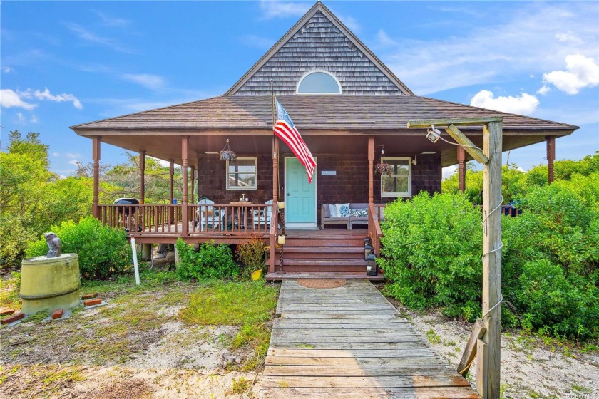 2 PROPERTIES ~ 1 PRICE!  WATER ENTHUSIASTS' DREAM! 3 ENOCH - Beach Home for sale in Amityville, New York on Beachhouse.com