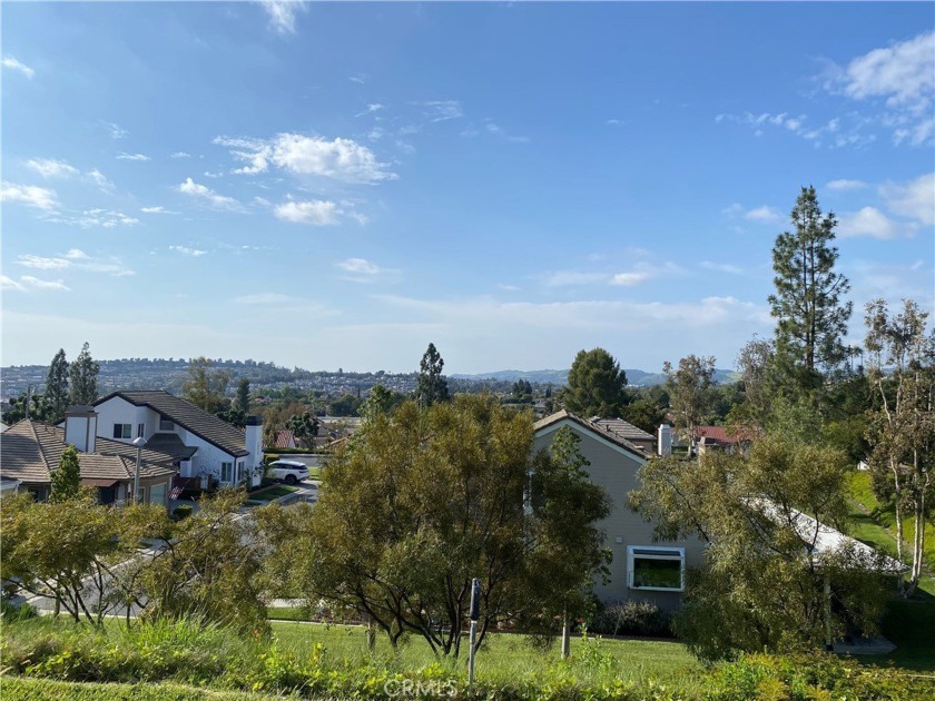 SPECTACULAR PANORAMIC VIEWS! Welcome to this exquisitely - Beach Home for sale in Mission Viejo, California on Beachhouse.com