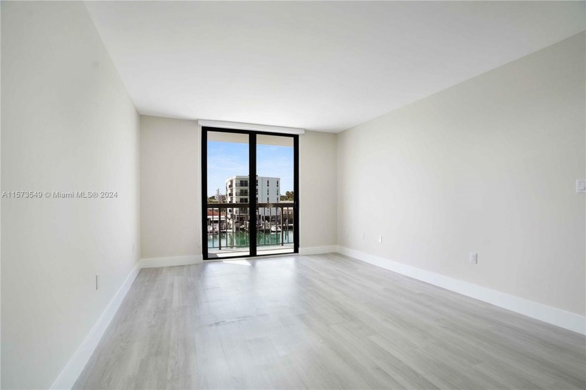 Completely renovated oversized waterfront unit!! New kitchen - Beach Condo for sale in Miami Beach, Florida on Beachhouse.com