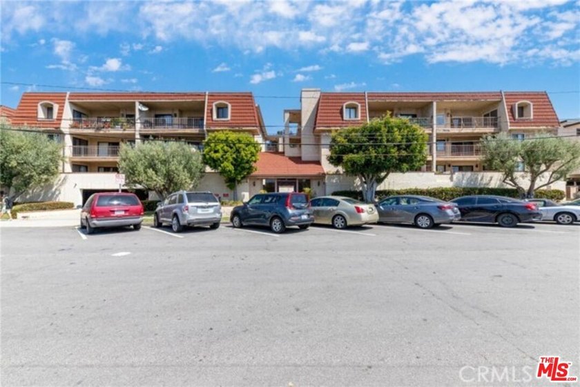 E Oak Ave 306 - Beach Condo for sale in El Segundo, California on Beachhouse.com