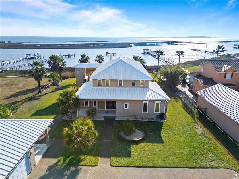Bayfront living inside and out-your dream coastal retreat on - Beach Home for sale in Rockport, Texas on Beachhouse.com
