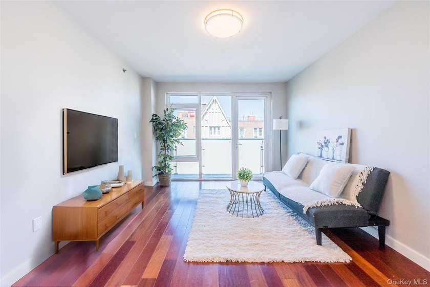 Introducing a luxurious 1-bedroom condominium with 1 bathroom - Beach Condo for sale in Flushing, New York on Beachhouse.com