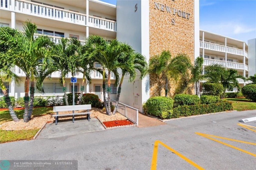 Spacious 2 bedroom, 1.5 bathroom condo located in the active 55 - Beach Condo for sale in Deerfield Beach, Florida on Beachhouse.com