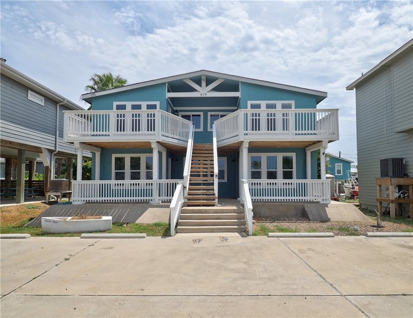 INVESTORS DREAM. 4 separate units with 2 bedrooms and 1 bathroom - Beach Home for sale in Port Aransas, Texas on Beachhouse.com