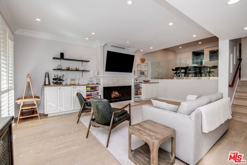 This rare three-bedroom townhome in Villa Napoli, one of the - Beach Condo for sale in Marina Del Rey, California on Beachhouse.com