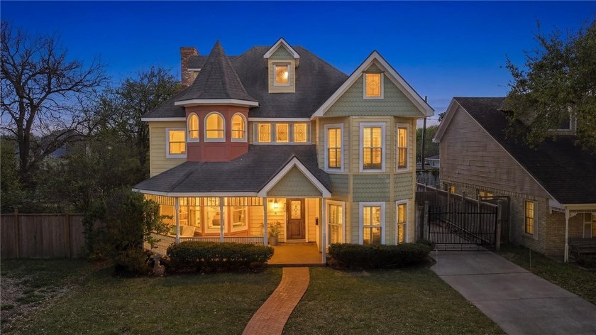 This stunning three-story Victorian-style home built in the - Beach Home for sale in Corpus Christi, Texas on Beachhouse.com