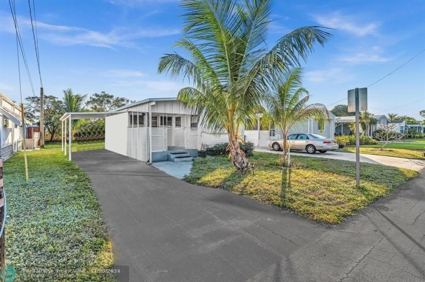 Seize a promising opportunity in this 55+ community with a - Beach Home for sale in Boynton Beach, Florida on Beachhouse.com