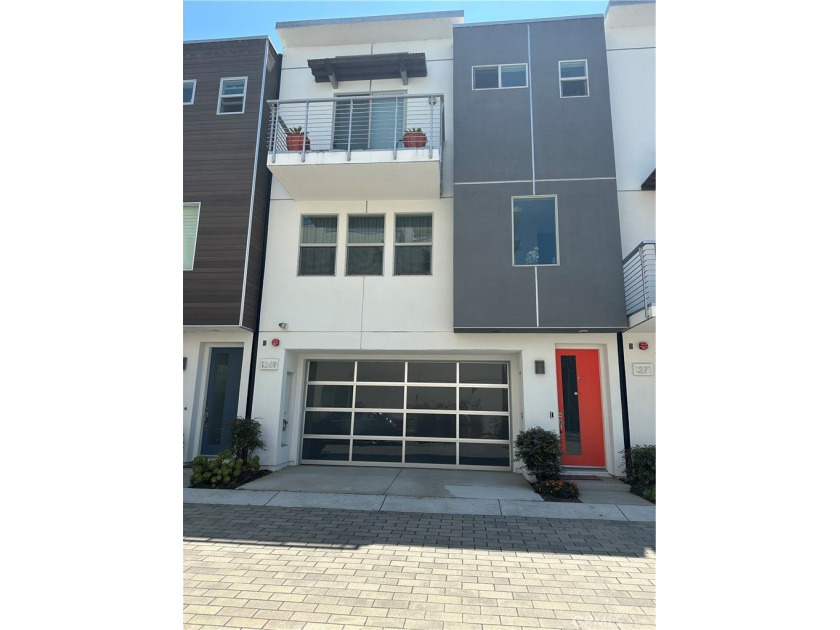 Welcome to this highly desirable community of Westreef in Costa - Beach Home for sale in Costa Mesa, California on Beachhouse.com