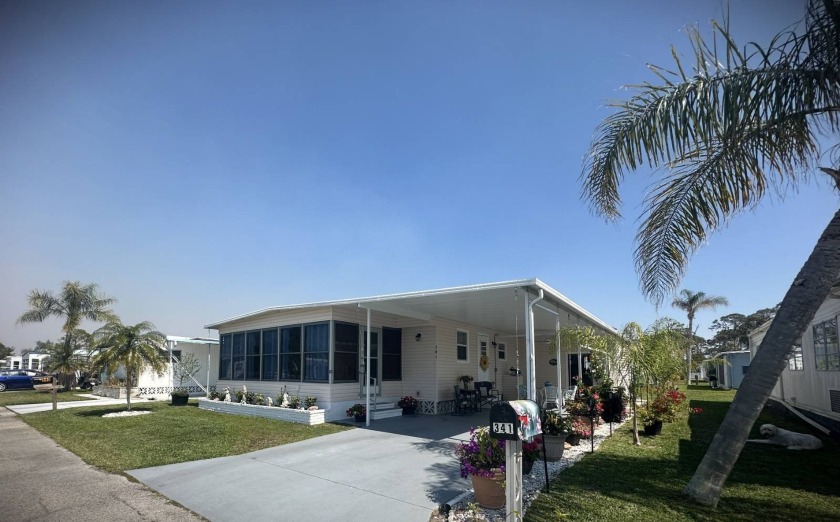 Approximately 3 miles to Nokomis Beach is where you'll find this - Beach Home for sale in Nokomis, Florida on Beachhouse.com