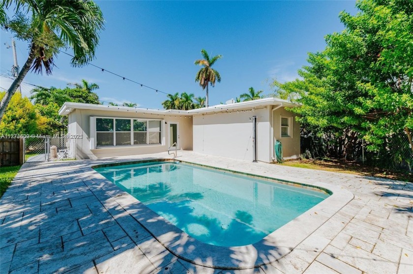 Great opportunity to own this renovated, extra large duplex with - Beach Townhome/Townhouse for sale in Hallandale Beach, Florida on Beachhouse.com