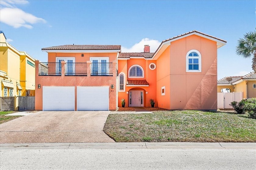 Beautiful shady side canal front 5 bedroom home in Island - Beach Home for sale in Port Aransas, Texas on Beachhouse.com