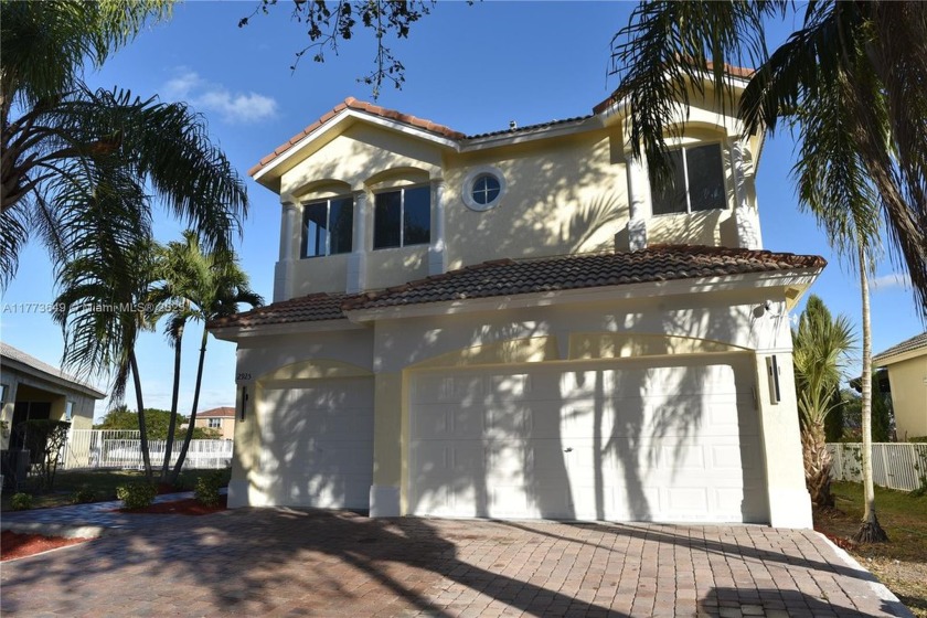 Send your offers, Owner is Motivated to sell. Then this splendid - Beach Home for sale in Miramar, Florida on Beachhouse.com
