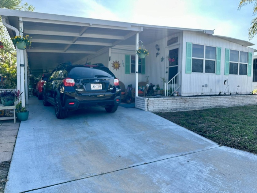 Welcome to your dream home in a desirable park just 2 miles to - Beach Home for sale in Nokomis, Florida on Beachhouse.com