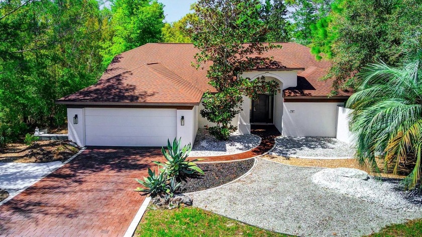 UNIQUE Contemporary POOL Villa - COMPLETELY REMODELED with a - Beach Home for sale in Homosassa, Florida on Beachhouse.com