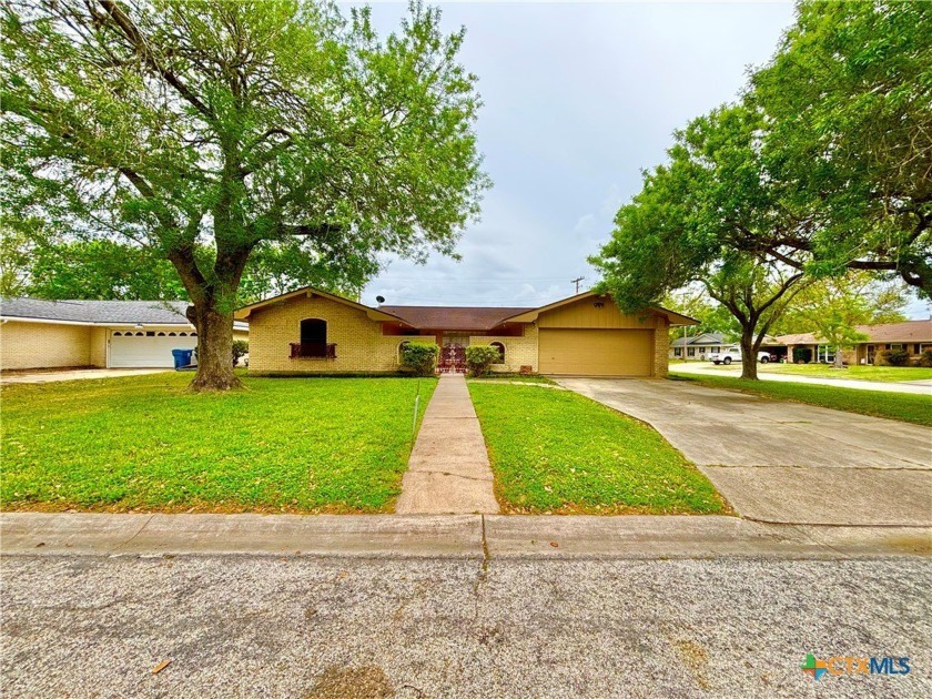NEW PRICE ON REMODELED 3 bedroom, 2 bathroom brick home with - Beach Home for sale in Port Lavaca, Texas on Beachhouse.com
