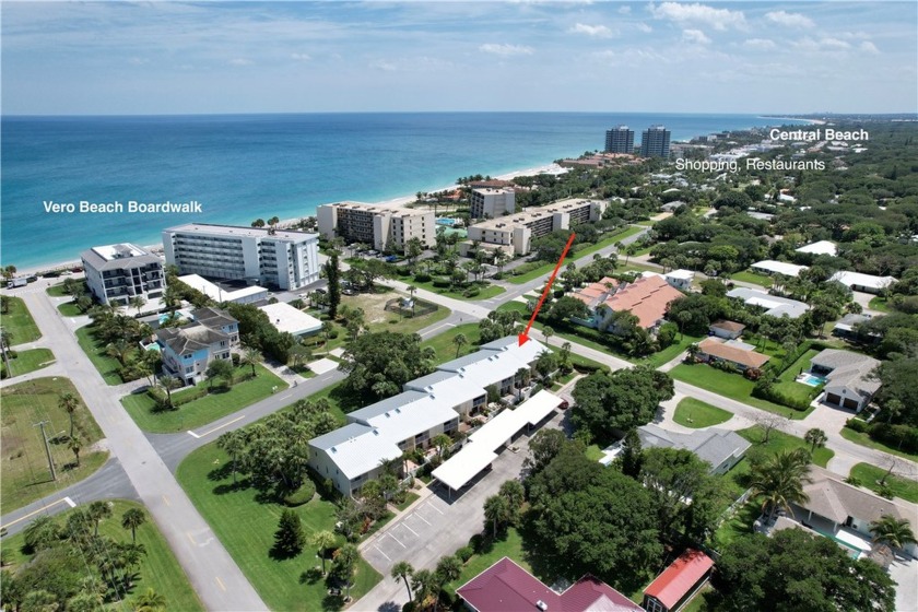 Charming 2-story townhome, spanning 1460 sq ft. w/ 2 beds, 2 - Beach Home for sale in Vero Beach, Florida on Beachhouse.com