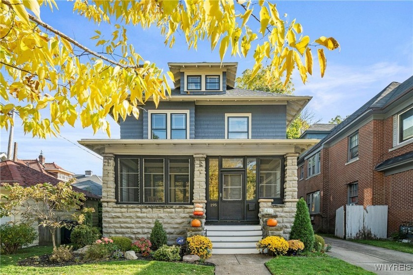 OPEN HOUSE CANCELED 

Welcome home! This splendid Arts  Crafts - Beach Home for sale in Buffalo, New York on Beachhouse.com