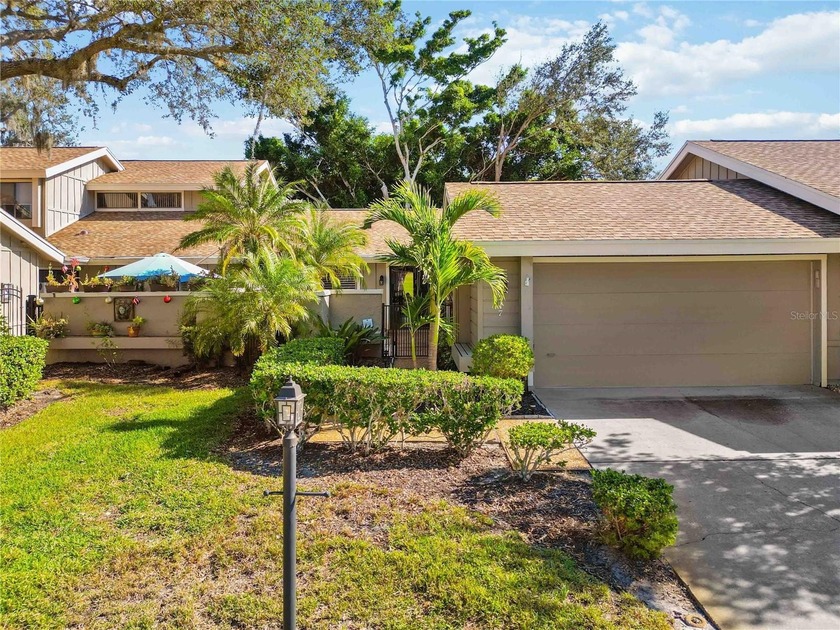 Under contract-accepting backup offers. PICTURESQUE LAKE & GOLF - Beach Condo for sale in Sarasota, Florida on Beachhouse.com
