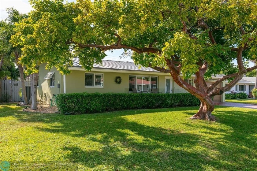 Top location tucked away in a high end waterfront neighborhood - Beach Home for sale in Pompano Beach, Florida on Beachhouse.com