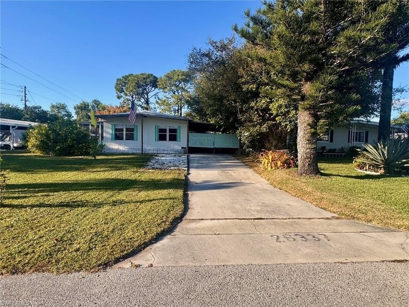 Motivated Seller! Updated and spacious 2BR/2BA home on an - Beach Home for sale in Bonita Springs, Florida on Beachhouse.com
