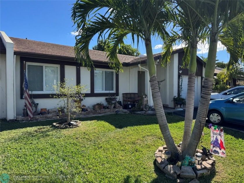 Beautiful 3/2 Townhome in this gated community! NEW ROOF and - Beach Townhome/Townhouse for sale in Delray Beach, Florida on Beachhouse.com