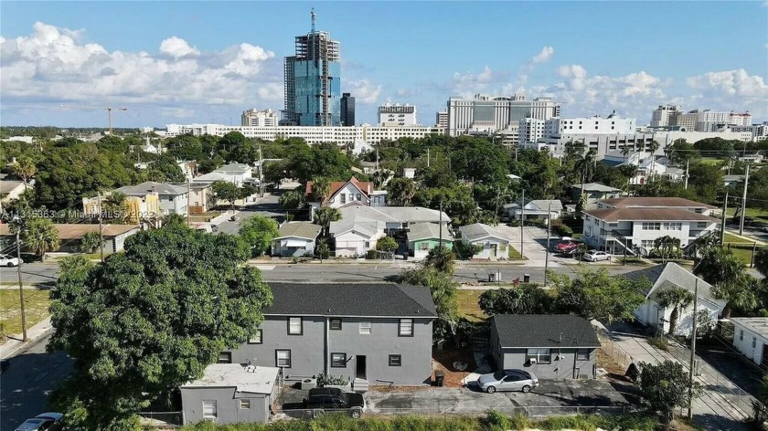 EXCEPTIONAL OPPORTUNITY  to acquire  this 7.6% + CAP RATE NWD - Beach Townhome/Townhouse for sale in West Palm Beach, Florida on Beachhouse.com