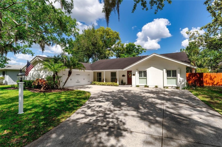 NEW ROOF prior to closing. Welcome to this beautiful home - Beach Home for sale in Tampa, Florida on Beachhouse.com