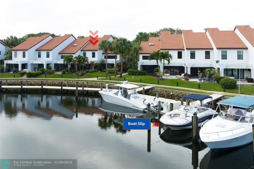 Intracoastal views! Prime location includes a deeded dock. Ocean - Beach Townhome/Townhouse for sale in Palm Beach Gardens, Florida on Beachhouse.com