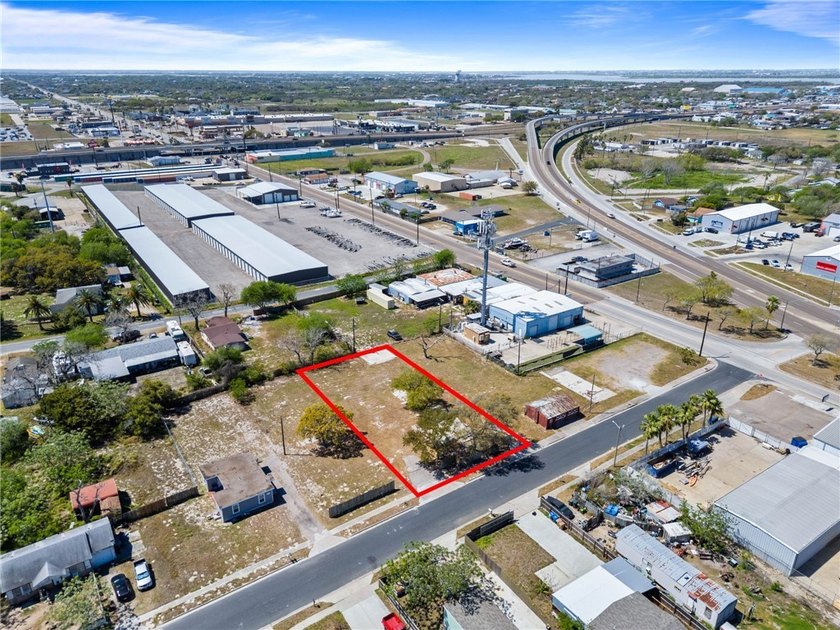 Large residential lot available in Flour Bluff, offering plenty - Beach Lot for sale in Corpus Christi, Texas on Beachhouse.com