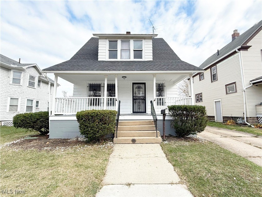 Welcome home to this charming 3-bedroom Colonial perfectly - Beach Home for sale in Lorain, Ohio on Beachhouse.com
