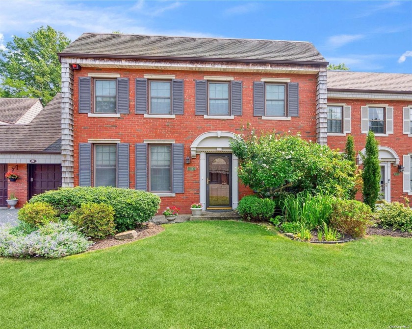 Enjoy a Coveted Lifestyle Beyond the Privet Hedge of the Gated - Beach Townhome/Townhouse for sale in Bay Shore, New York on Beachhouse.com