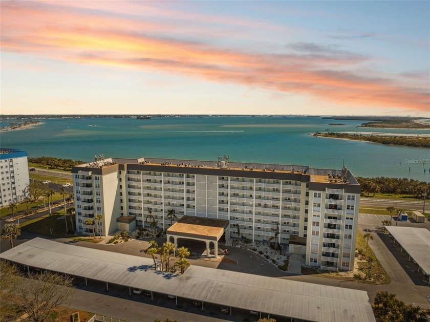 Welcome to this charming CORNER unit 2-Bedroom, 2- Full Bathroom - Beach Condo for sale in Dunedin, Florida on Beachhouse.com