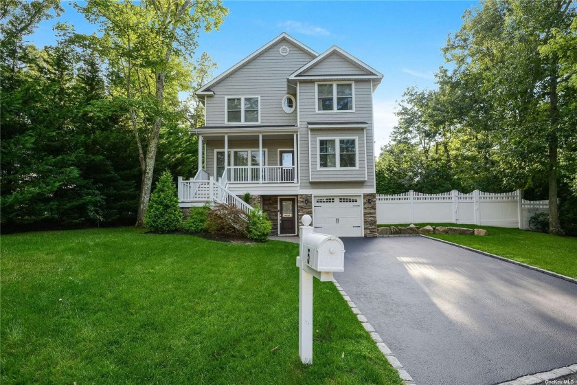 Outstanding 6 Yr Old, 2018 Colonial, 4-5 Bedrooms, 3.5 Baths - Beach Home for sale in Centerport, New York on Beachhouse.com