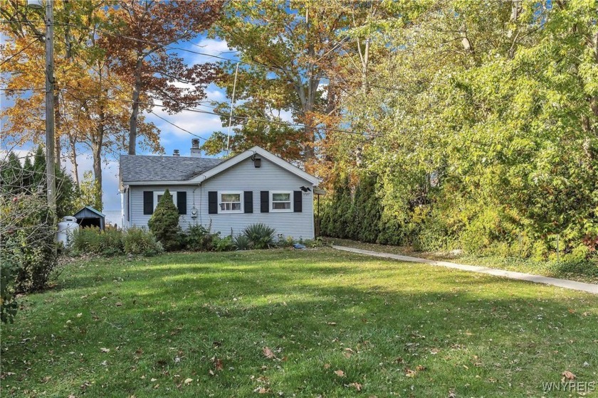 Here's your chance to own a quaint cottage on Lake Ontario!! - Beach Home for sale in Porter, New York on Beachhouse.com