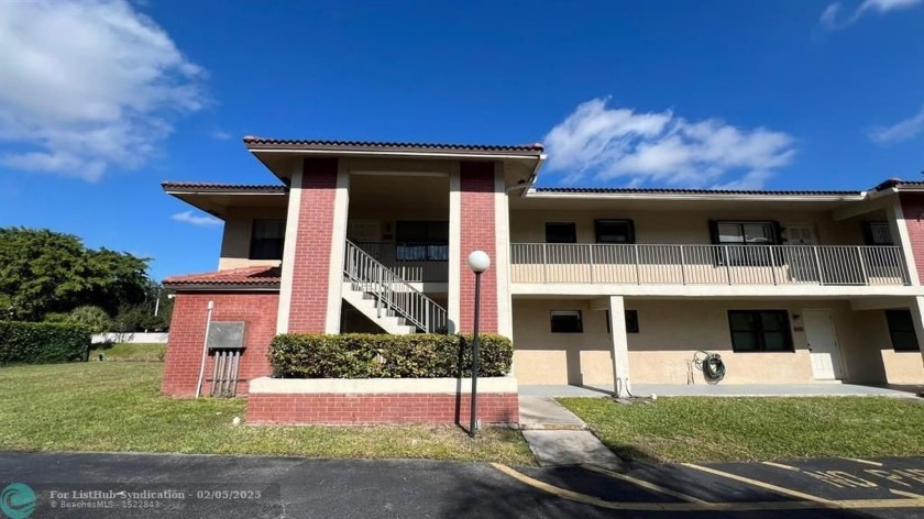 Beautiful 2/2 Condo for sale in Coral Springs near shopping in - Beach Condo for sale in Coral Springs, Florida on Beachhouse.com