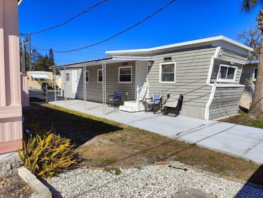 Located Cotee river mobile Home Park, Three blocks from New Port - Beach Home for sale in New Port Richey, Florida on Beachhouse.com