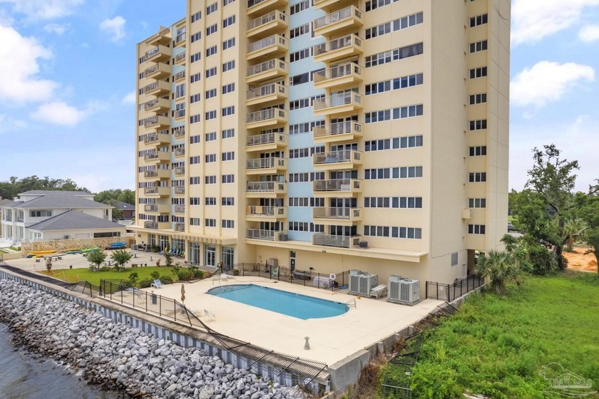 Two bedroom, two bath flat at the iconic Bayshore Condominium - Beach Condo for sale in Pensacola, Florida on Beachhouse.com