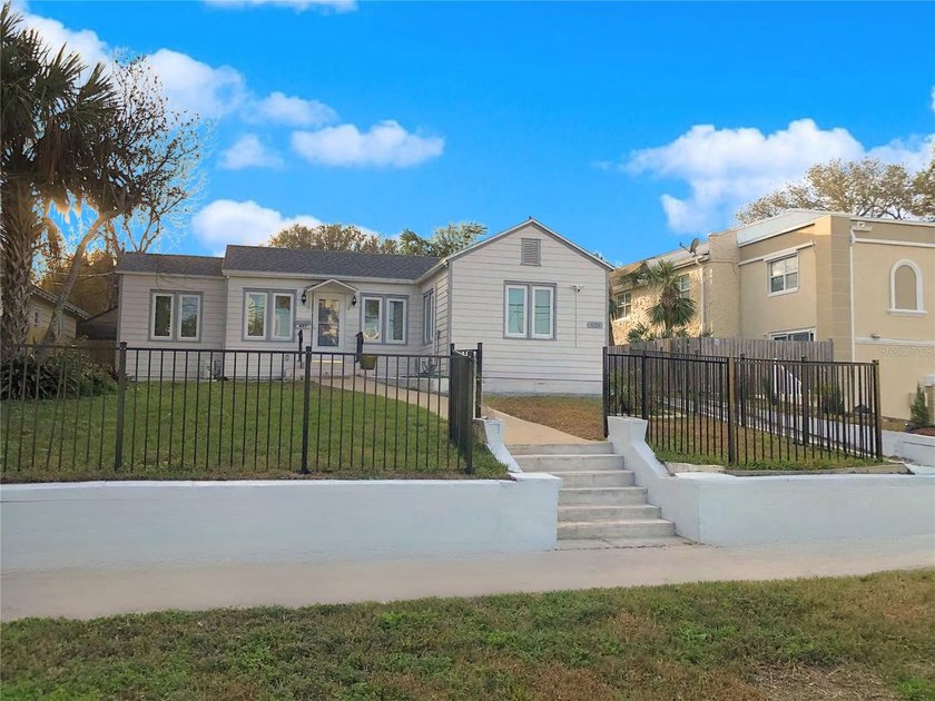 Live the beachside lifestyle just three blocks from the sand in - Beach Home for sale in Daytona Beach, Florida on Beachhouse.com