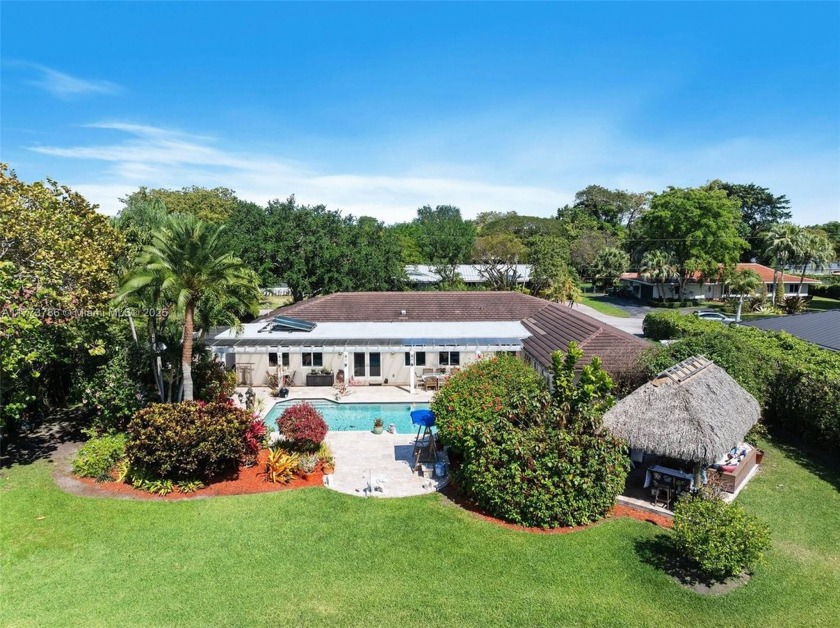 OWNER FINANCE POSSIBLE!! TURNKEY HOME, QUIET neighborhood in - Beach Home for sale in Pinecrest, Florida on Beachhouse.com