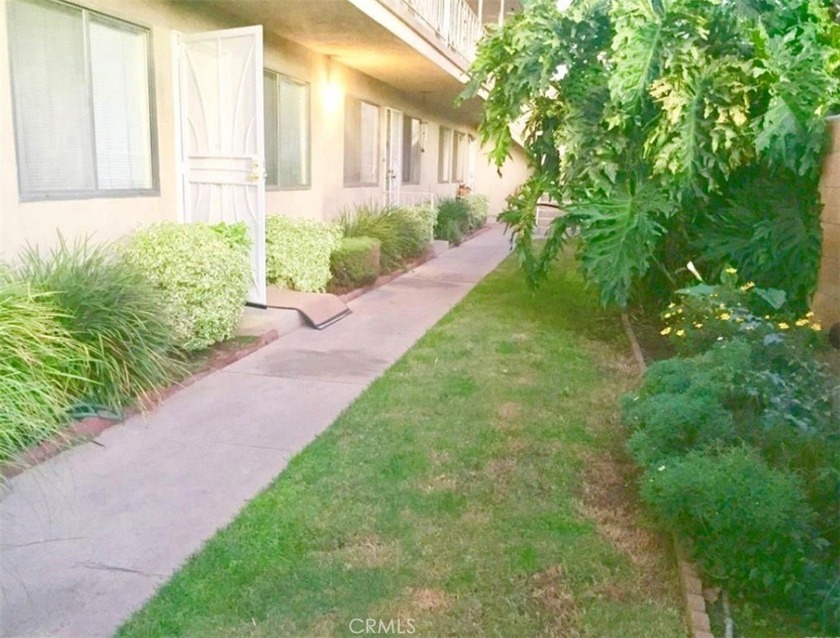 Bright and Spacious Condo with tons of Storage in the heart of - Beach Condo for sale in Long Beach, California on Beachhouse.com